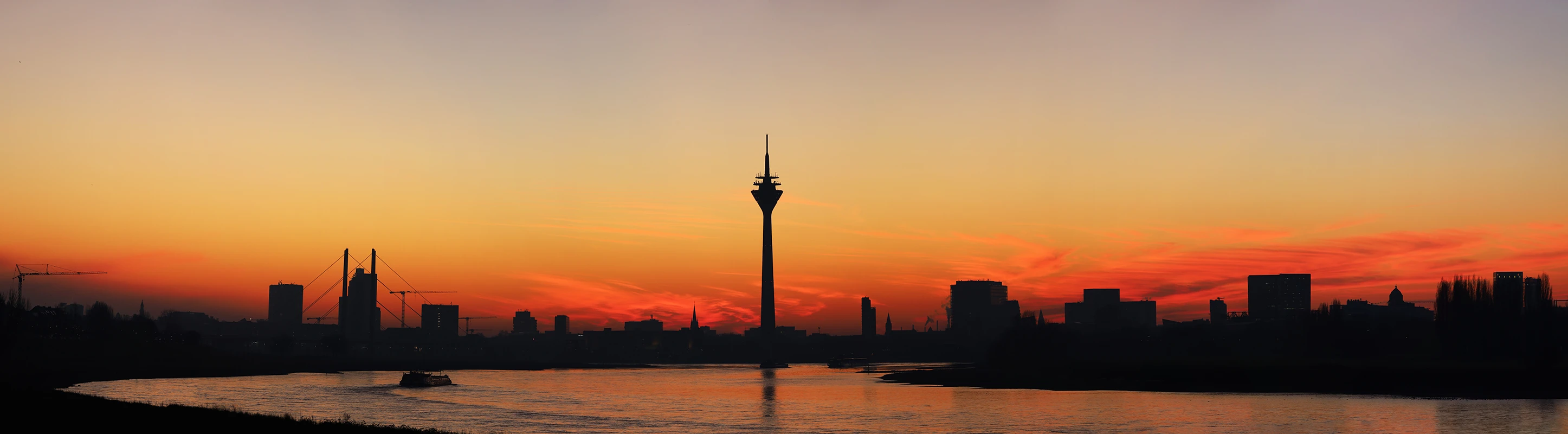 Tiger & Turtle - Panorama